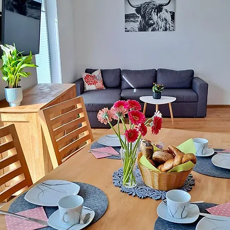 Allgaeublick - Mit Bergblick - Koenigscard Apartment *